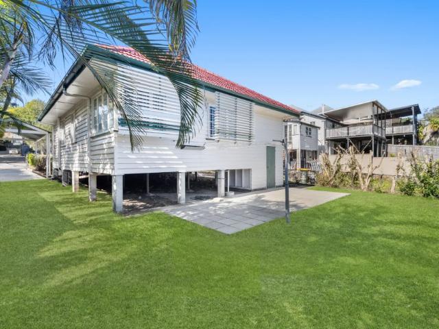 Convenient location, close to QUT and Royal Brisbane Hospital