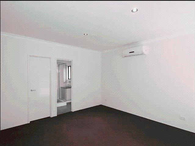 CONVENIENT LOCATION, COMFORTABLE LIVING & LOW MAINTENANCE LIFESTYLE!