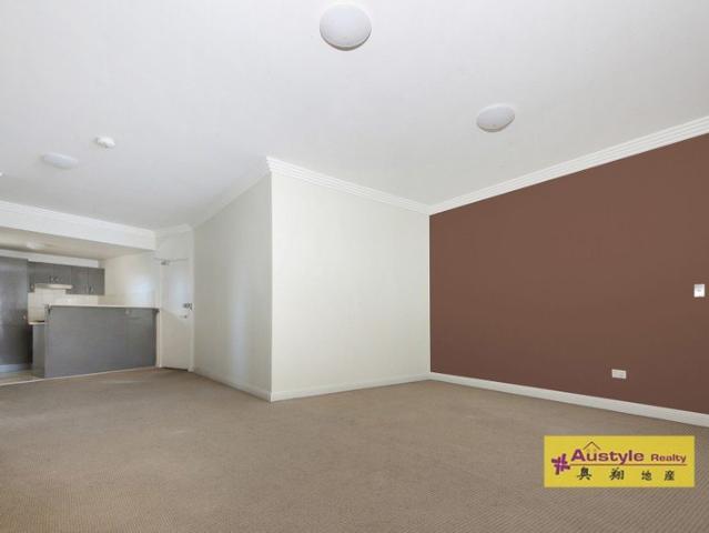 Convenient Location / Large 2 bedrooms Apartment!