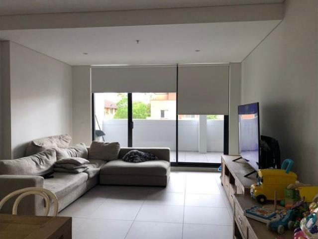 CONVENIENT LOCATION WITH HUGE OPEN LIVING