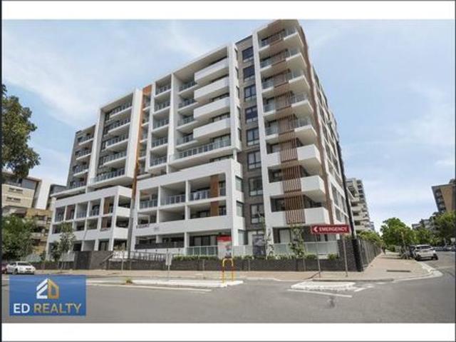 CONVENIENT LOCATION WITH HUGE OPEN LIVING
