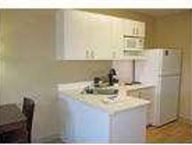 Convenient location 1 bed 1 bath for rent. Pet OK!