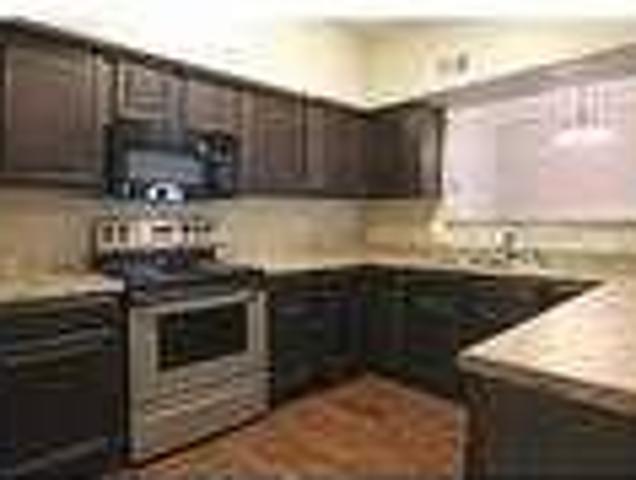 Convenient location 2 bed 2 bath for rent