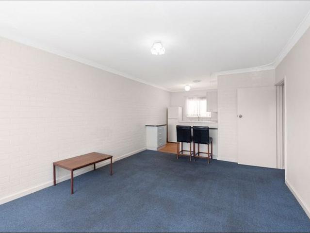 Convenient Location 2 Bedroom, 1 Bathroom Unit!