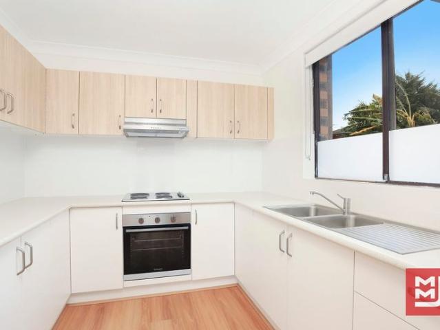 Convenient Location 3 bedroom town house