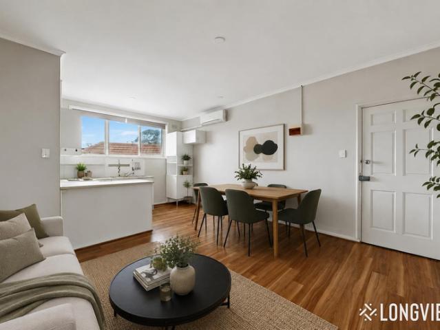 Convenient Locale Next to Reserve and Monash Uni