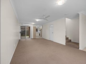 Convenient & Low Maintenance Townhouse Living