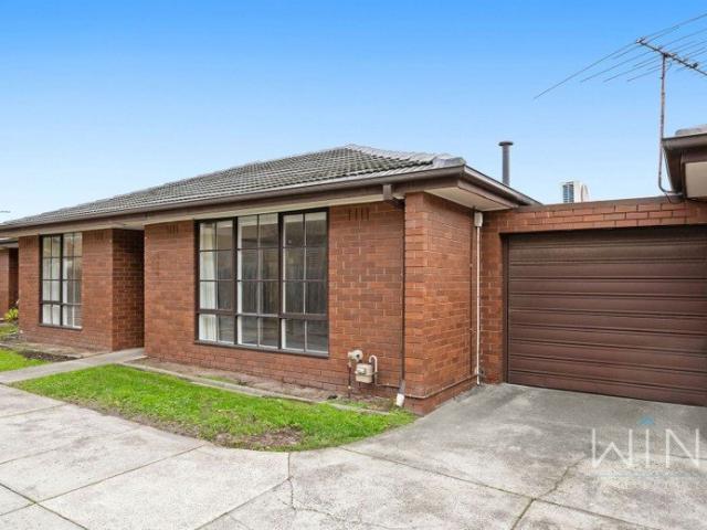 CONVENIENT & LOW MAINTENANCE LIVING IN A PRIME NOBLE PARK LOCATION