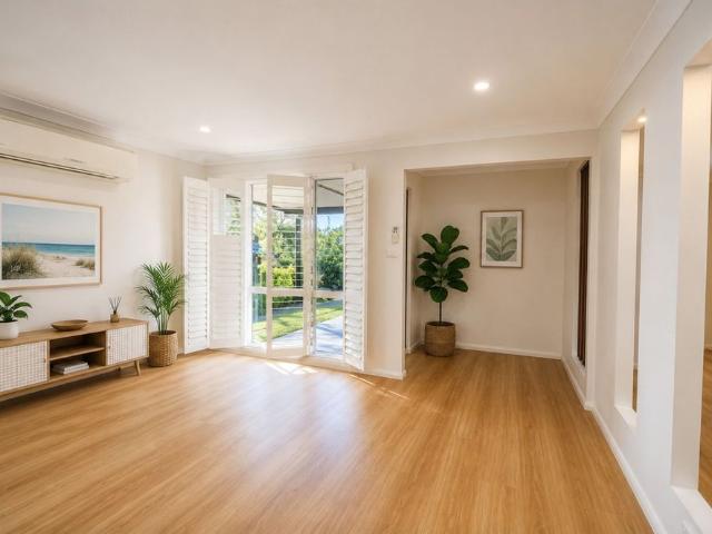Convenient, Low Maintenance Living in a Quite Location! Metella Road Public Catchment!