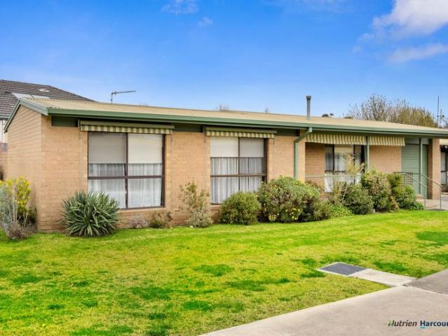 Convenient, Low Maintenance Living in the Heart of Alexandra