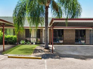 Convenient Low set Townhouse in a Secure Complex