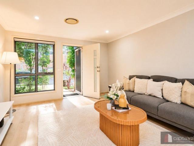 Convenient renovated townhome!