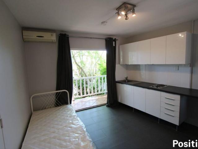 Convenient Studio With Air conditioning! Courtyard Included