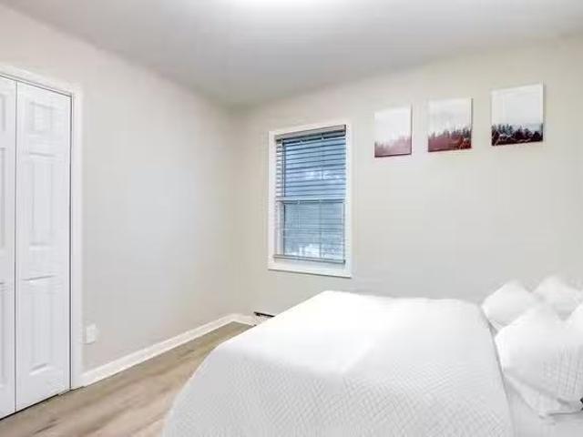 Convenient South Atlanta Home Furnished Wi Fi, W/D, Extra Fr.