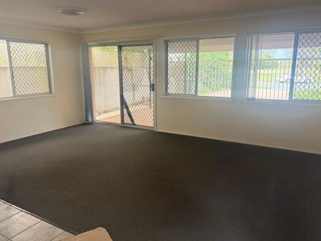 Convenient Southport Living Opposite James Overell Park