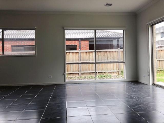 Convenient & Spacious Family Home 3 Bathrooms