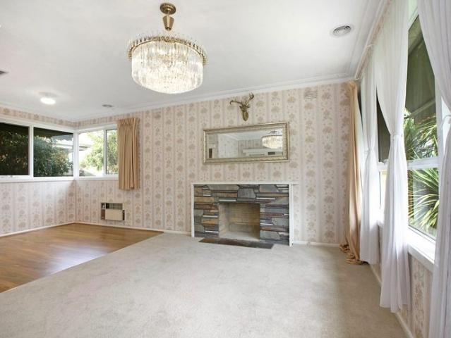 Convenient & Spacious Family Home!