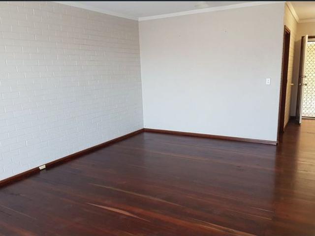 Convenient Spearwood Living