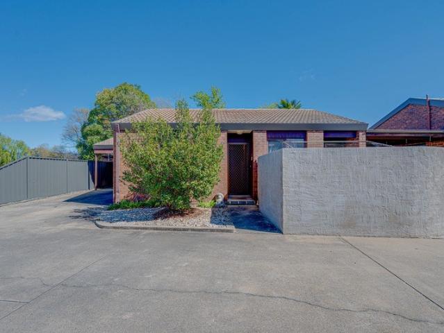 Convenient Two Bedroom Living Close to the CBD
