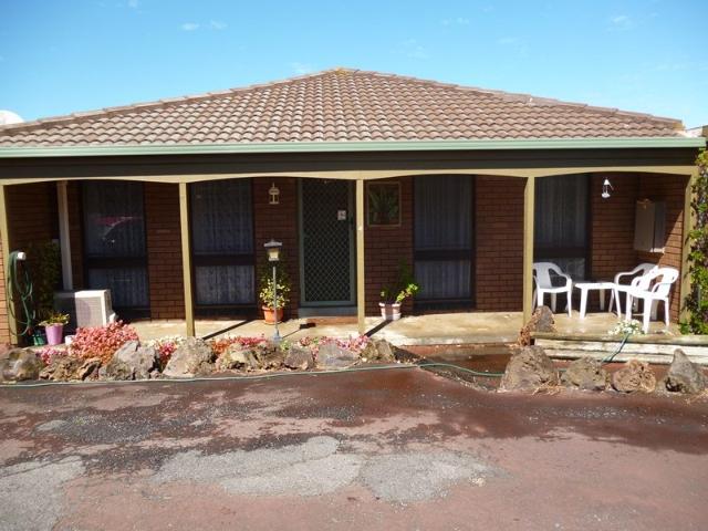 Convenient Two Bedroom Unit