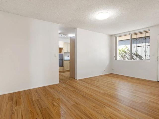 Convenient Two Bedroom Unit in Gaythorne