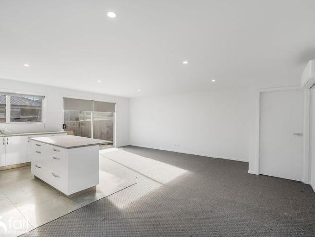 Convenient Three Bedroom Unit in Gagebrook