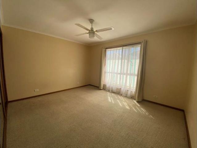 Convenient Two Bedroom Unit in Werribee