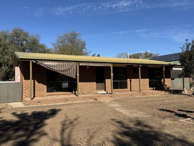 Convenient Three Bedroom Home Close to Culcairn Main Street
