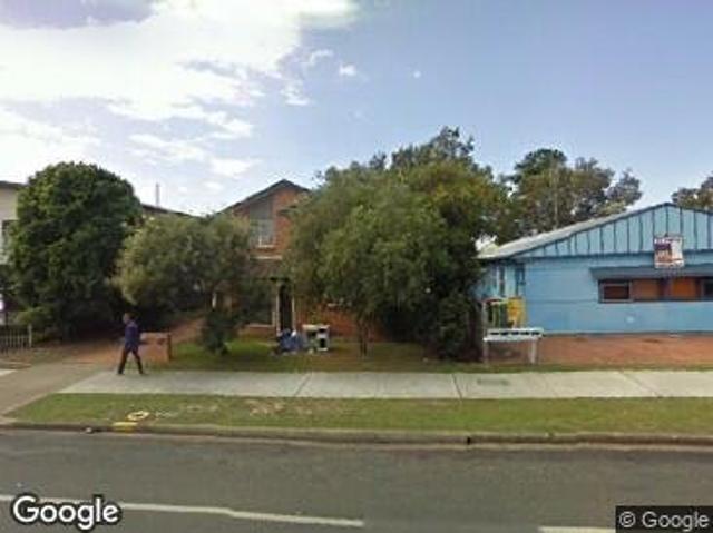 Convenient Three Bedroom Living Close to Beaches & Shops