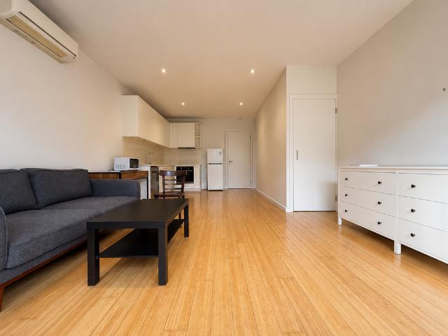 Convenient Townhouse Living Close to RMIT, La Trobe & University Hill