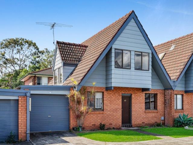 Convenient Townhouse Living in a Prime Location