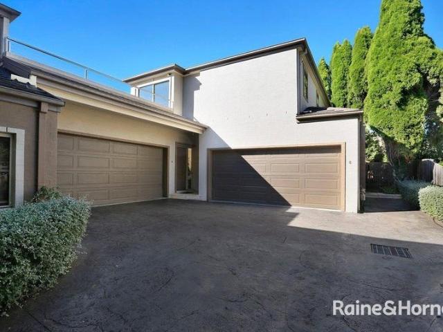 Convenient Townhouse Living in Bowral