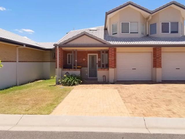 Convenient Townhouse Living in the Heart of Sinnamon Park