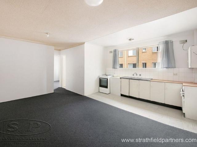 Convenient, Walk to station!