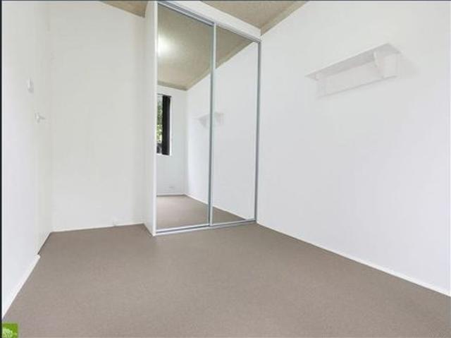 Convenient Wollongong Living with Escarpment Views