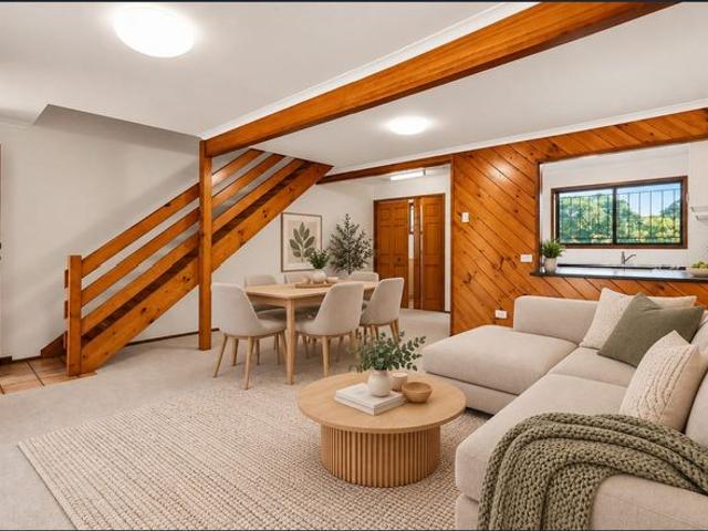Convenient 2 Bedroom Townhouse in Slacks Creek