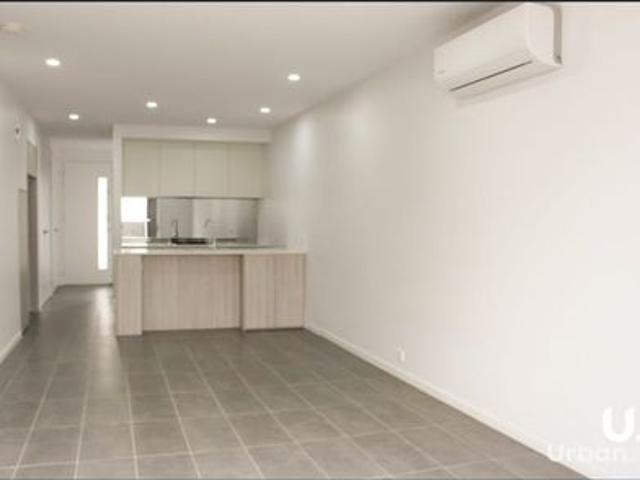 Convenient 2 bedroom townhouse | Willowdale Estate