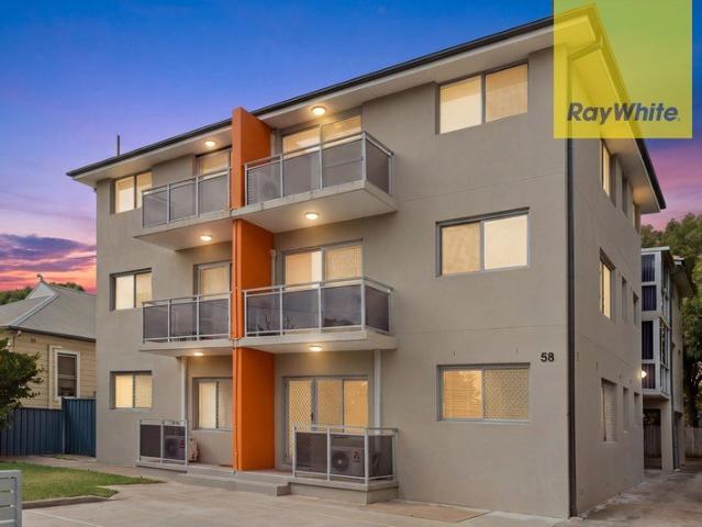 CONVENIENT 2 BEDROOM UNIT MOMENTS FROM PARRAMATTA CBD & STADIUM