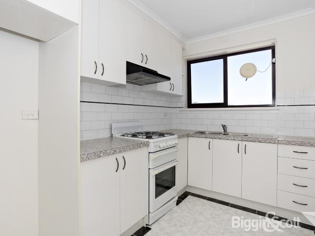 Convenient 2 Bedroom Apartment on Coppin Street