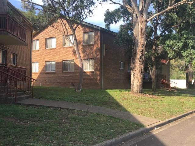 Convenient 2 Bedroom Apartment Opposite Leumeah Station.