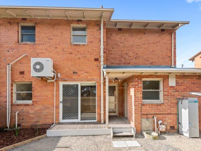 CONVENIENT 3 BEDROOM TOWNHOUSE