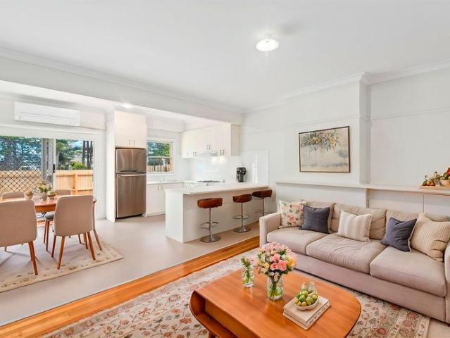 CONVENIENT 3 BEDROOM TOWNHOUSE