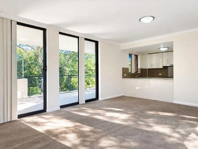 Convenient 3 Bedrooms and Study in the Heart of Kellyville Ridge