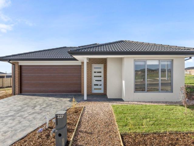 Convenient 4 bedroom home in Charlemont!