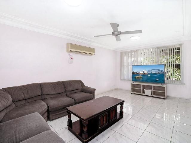 Conveniently Located 5 Bedroom Family Home!