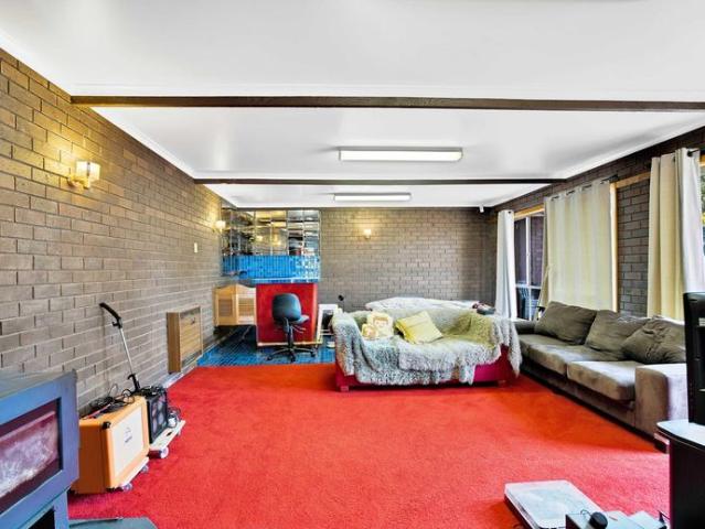 Conveniently Located 1 bedroom unit