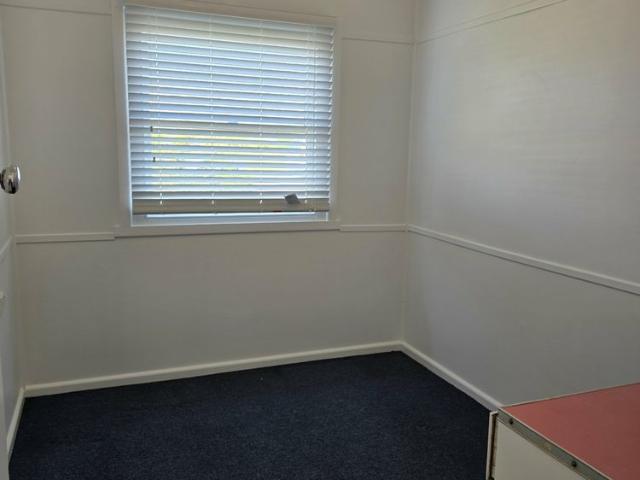 Conveniently Located 2 Bedroom Flat in a Small Block of 4