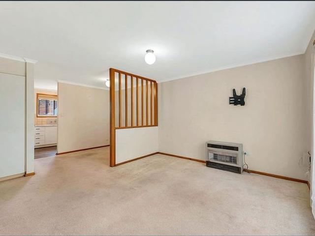 Conveniently Located 2 Bedroom Townhouse