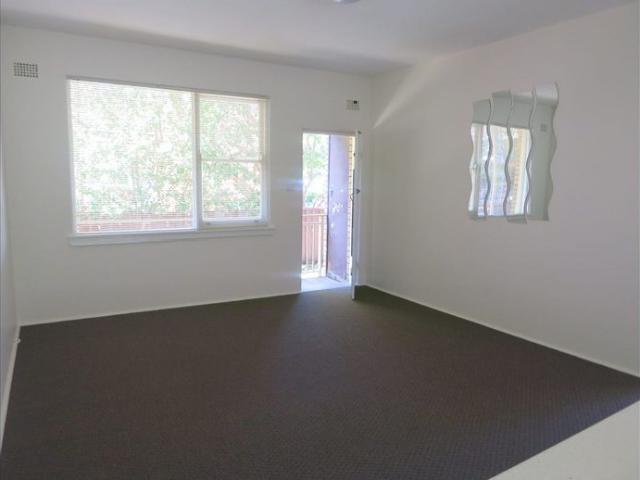 Conveniently Located 2 Bedroom Unit