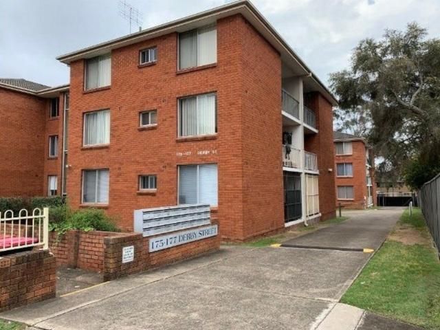 Conveniently Located 2 Bedroom Unit in Penrith
